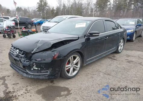 2013 Volkswagen Passat 3.6L V6 Sel Premium z USA, uszkodzony, nr VIN 1VWCM7A34DC031885